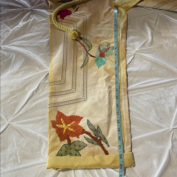 Free People We The Free NWOT Floral Electric Sands Embroidered Cropped Pants - Picture 16 of 16